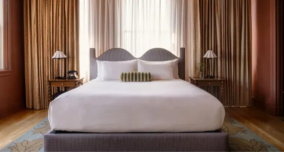 Queen Anne Suite Bed